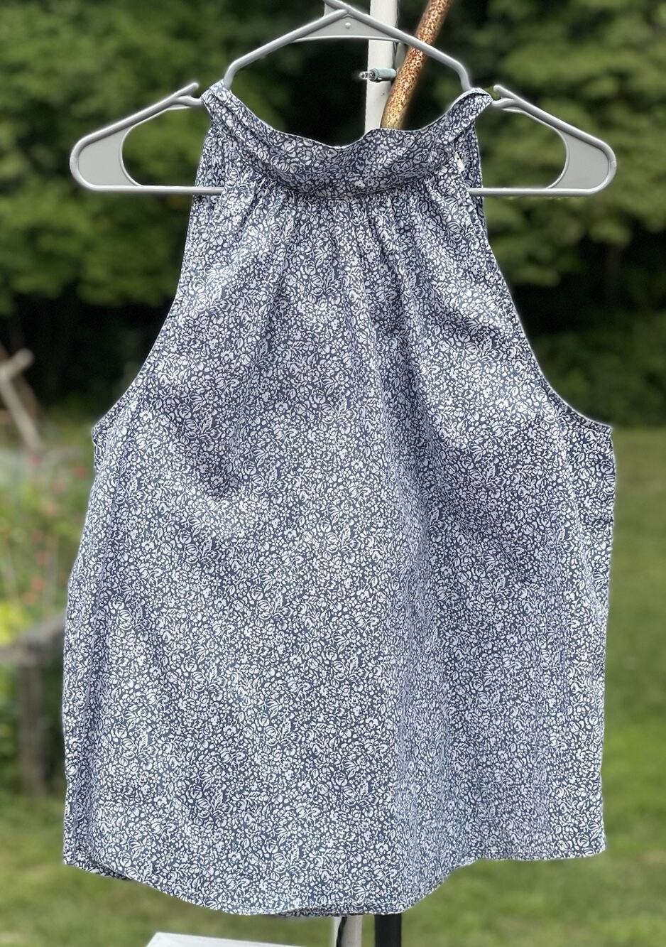 J. Crew Size 6 Blue White Floral Tie-neck Light Cotton Blouse Women's Top